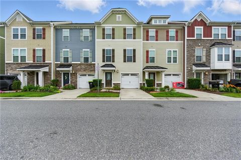 4317 Salt Marsh LN Chesapeake VA 23324