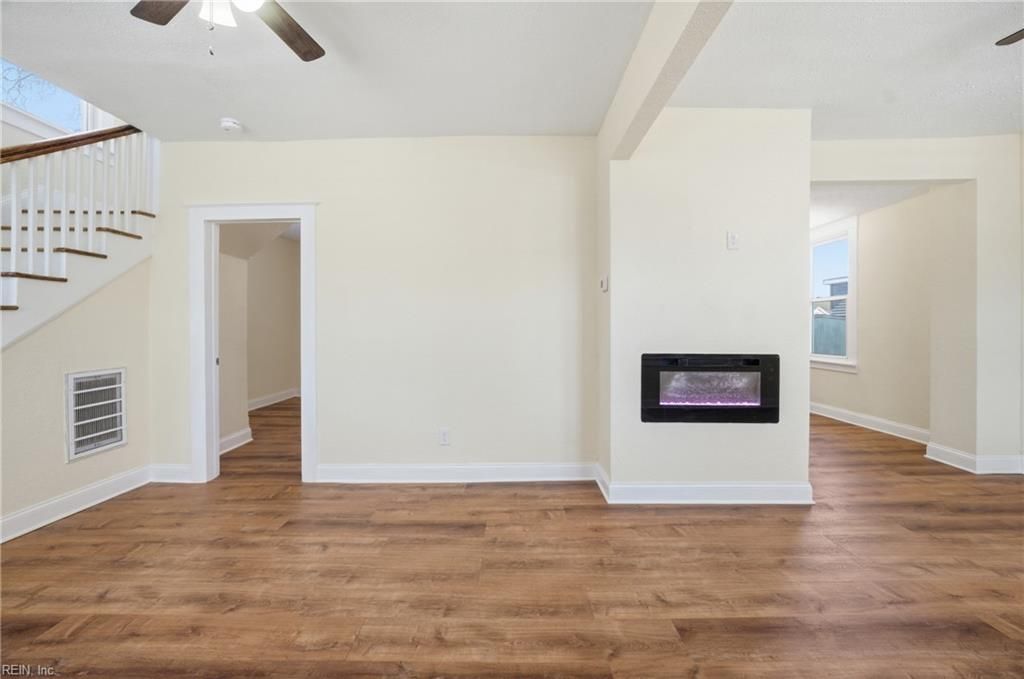 Photo of 923 Hampton Avenue, Newport News, VA 23607 (MLS # 10616198)