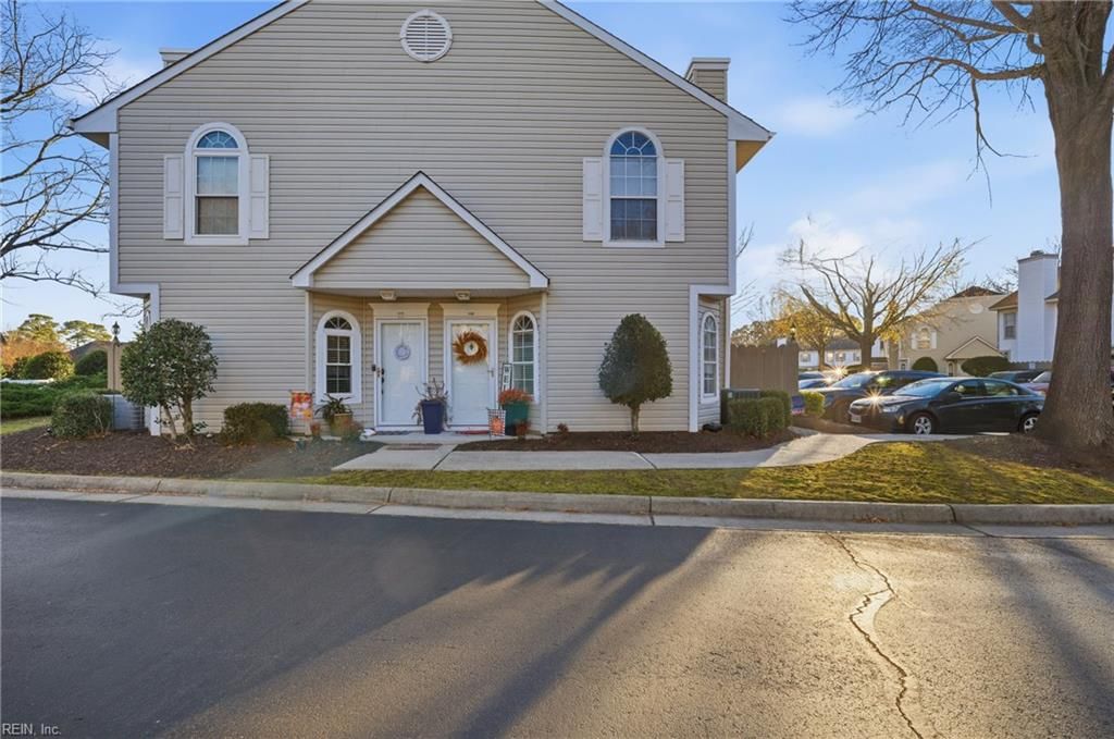 Photo of 1612 Pattington Circle, Virginia Beach, VA 23454 (MLS # 10616059)