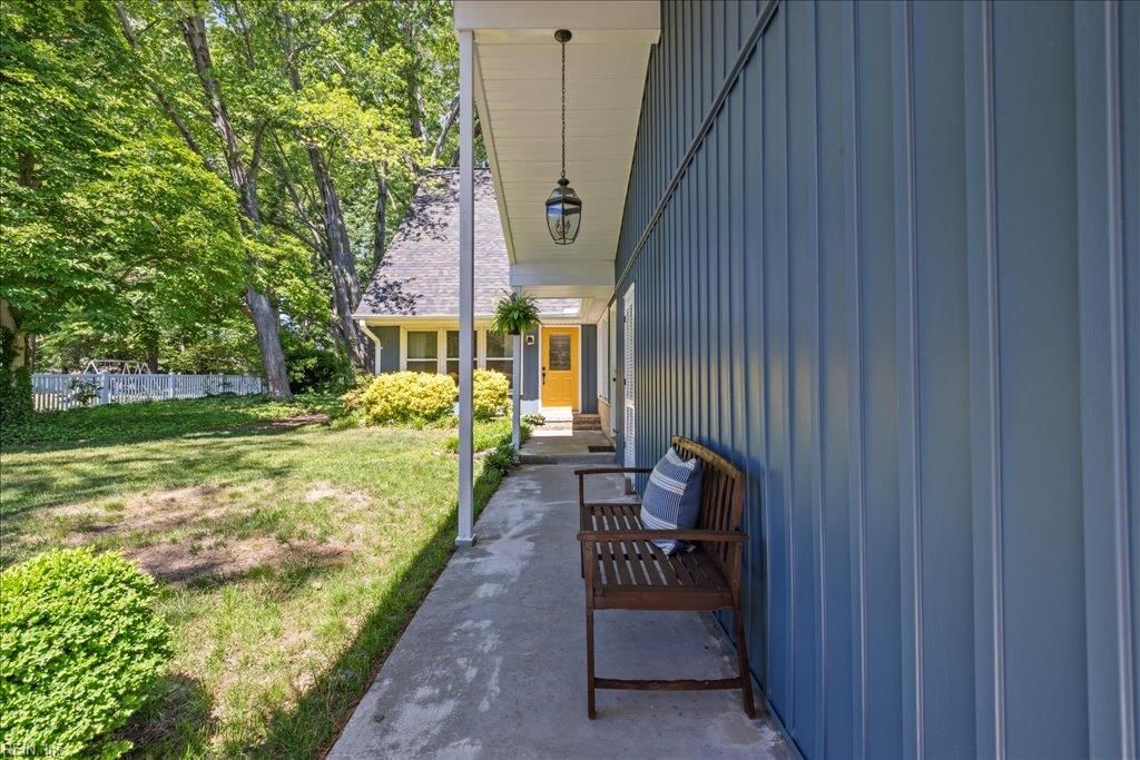 Photo of 14 Huguenot Road, Newport News, VA 23606 (MLS # 10635321)