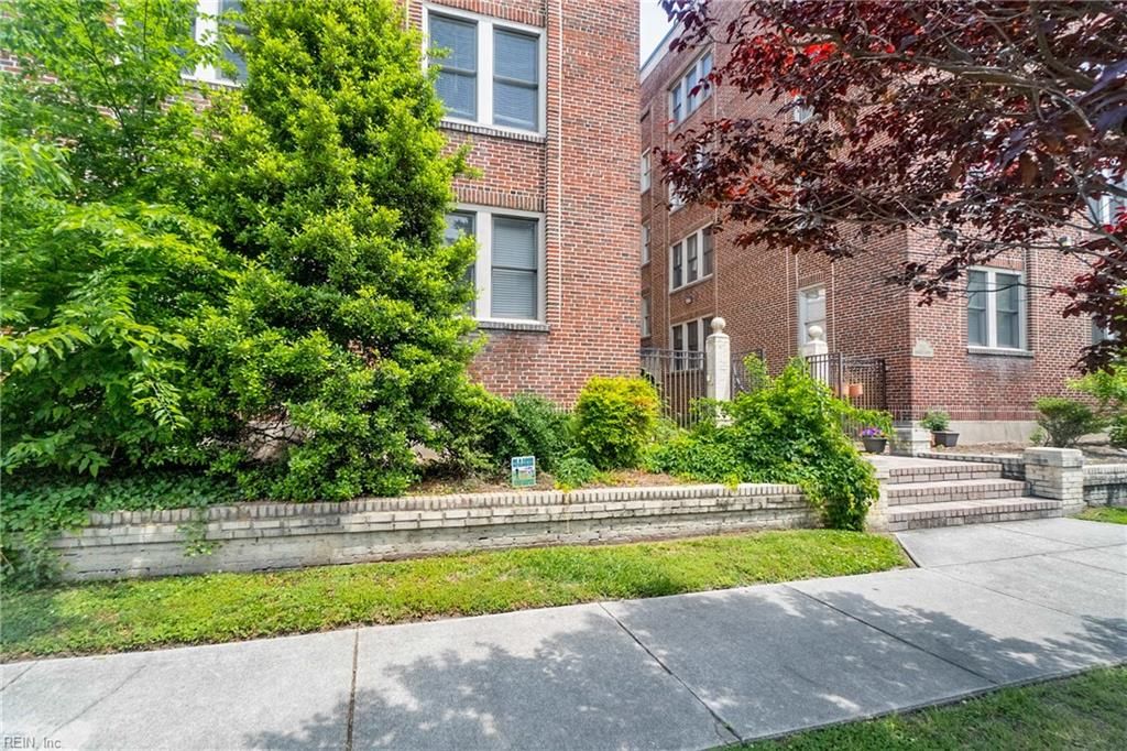 Photo of 200 W 31st Street #301, Norfolk, VA 23504 (MLS # 10607268)