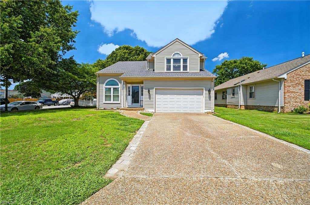 Photo of 853 Yorkshire Lane, Newport News, VA 23608 (MLS # 10646506)