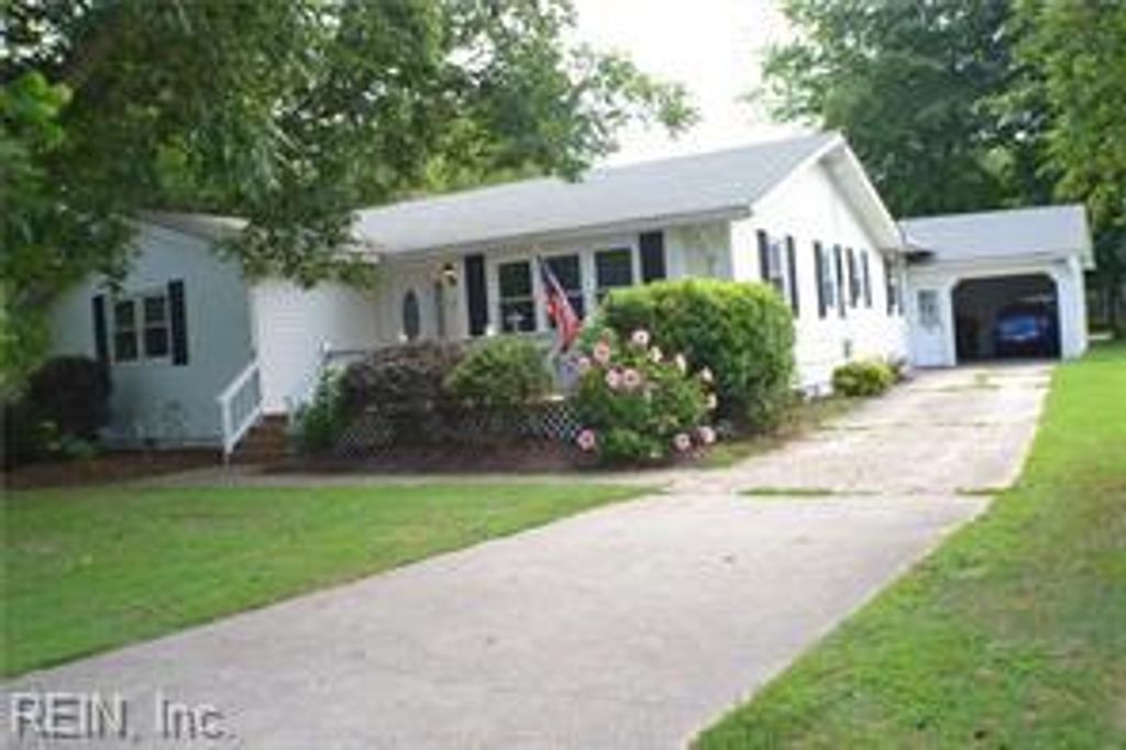 Photo of 314 Wolf Trap Road, Yorktown, VA 23692 (MLS # 10628261)