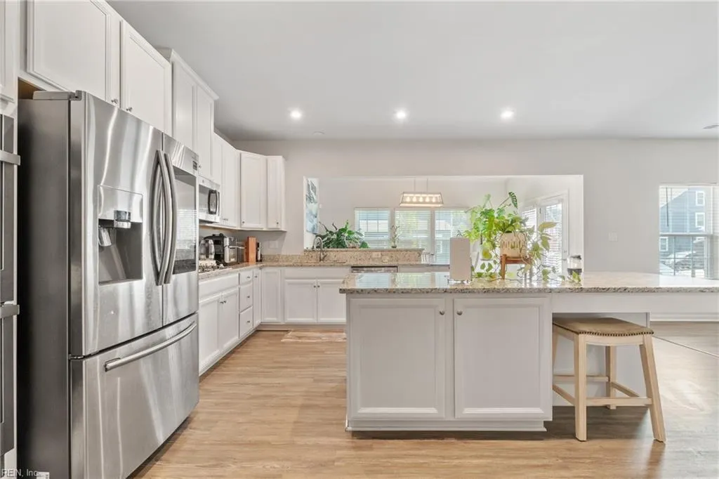 Chesapeake, Virginia 23323, United States, 5 Bedrooms Bedrooms, ,4 BathroomsBathrooms,Residential,Pending,36731