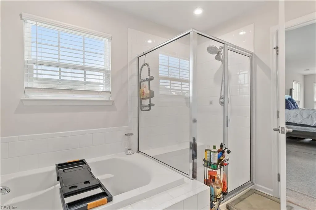 Chesapeake, Virginia 23323, United States, 5 Bedrooms Bedrooms, ,4 BathroomsBathrooms,Residential,Pending,36731