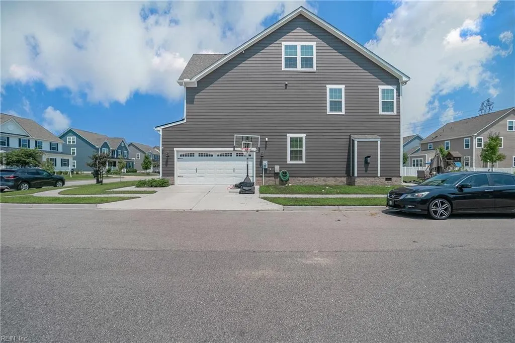 Chesapeake, Virginia 23323, United States, 5 Bedrooms Bedrooms, ,4 BathroomsBathrooms,Residential,Pending,36731