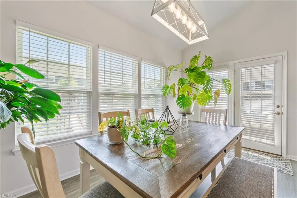 Chesapeake, Virginia 23323, United States, 5 Bedrooms Bedrooms, ,4 BathroomsBathrooms,Residential,Pending,36731