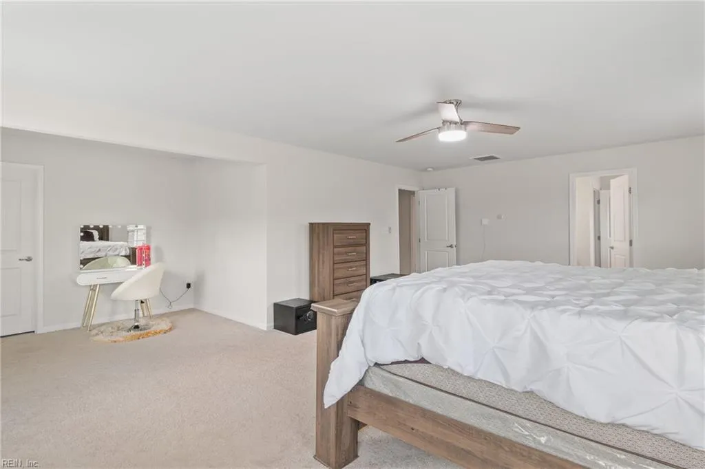 Chesapeake, Virginia 23323, United States, 5 Bedrooms Bedrooms, ,4 BathroomsBathrooms,Residential,Pending,36731