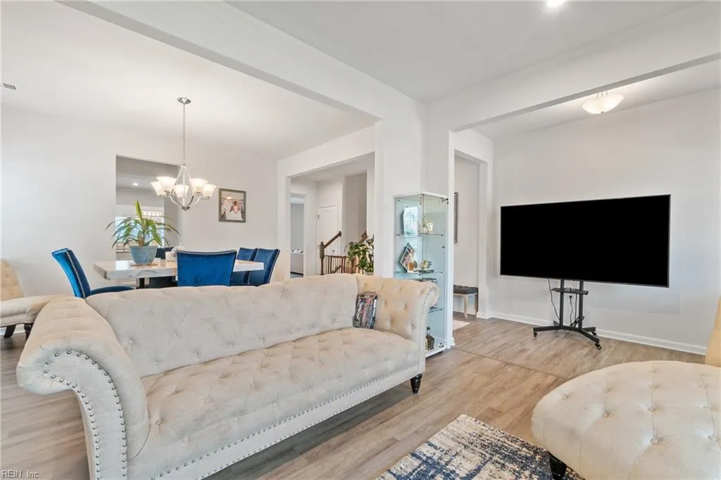 Chesapeake, Virginia 23323, United States, 5 Bedrooms Bedrooms, ,4 BathroomsBathrooms,Residential,Pending,36731