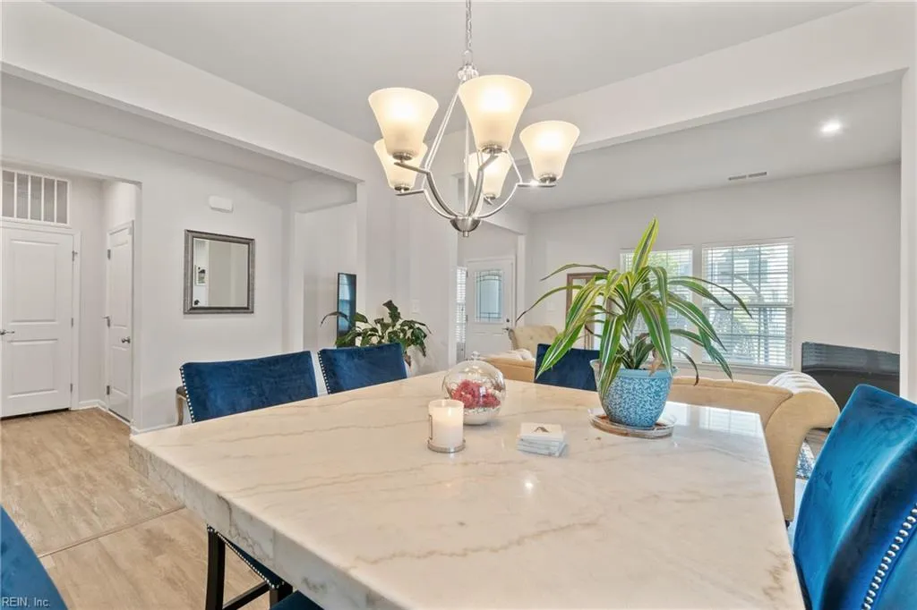 Chesapeake, Virginia 23323, United States, 5 Bedrooms Bedrooms, ,4 BathroomsBathrooms,Residential,Pending,36731