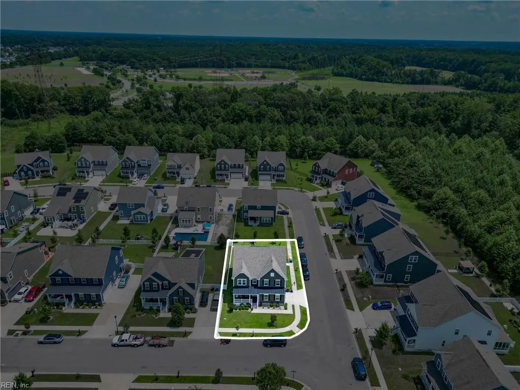 Chesapeake, Virginia 23323, United States, 5 Bedrooms Bedrooms, ,4 BathroomsBathrooms,Residential,Pending,36731