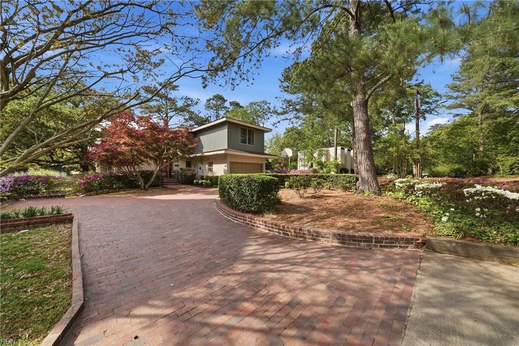 Photo of 7425 Dehlman Avenue, Norfolk, VA 23505 (MLS # 10629670)