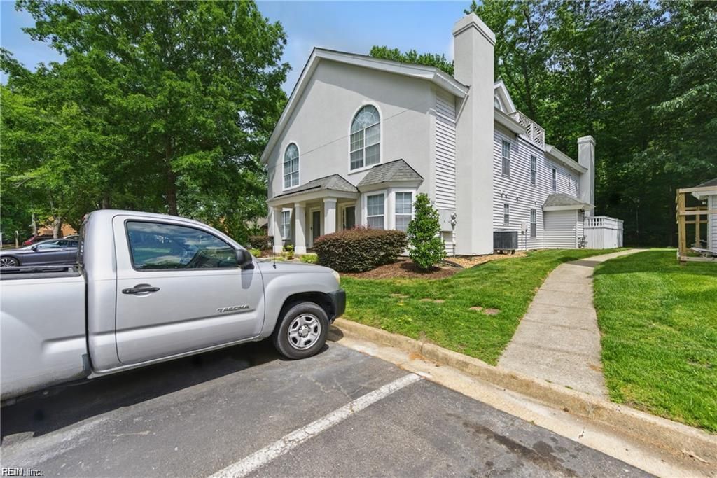 Photo of 707 Sailfish Quay, Chesapeake, VA 23320 (MLS # 10614222)