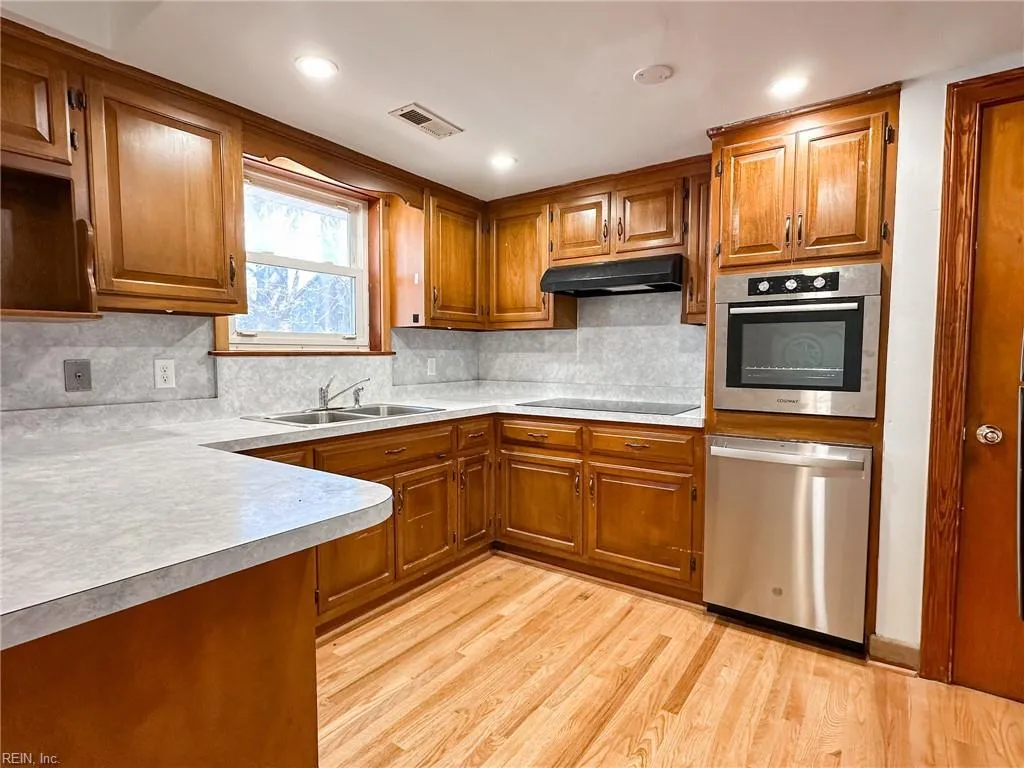 Portsmouth, Virginia 23703, United States, 3 Bedrooms Bedrooms, ,2 BathroomsBathrooms,Residential,Active,2479