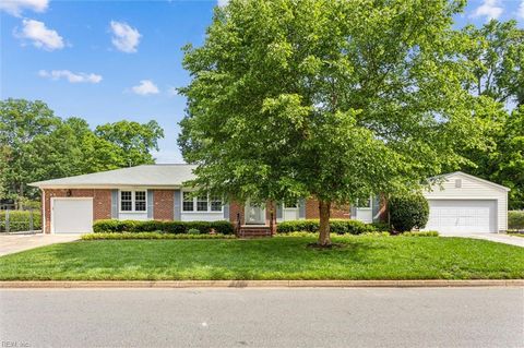 1 Beacon CIR Hampton VA 23664