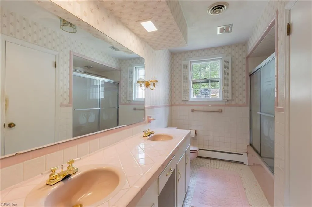 Chesapeake, Virginia 23322, United States, 3 Bedrooms Bedrooms, ,2 BathroomsBathrooms,Residential,Pending,139197