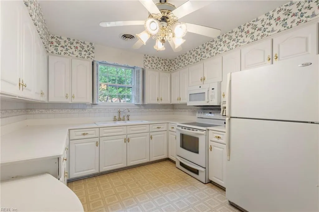 Chesapeake, Virginia 23322, United States, 3 Bedrooms Bedrooms, ,2 BathroomsBathrooms,Residential,Pending,139197