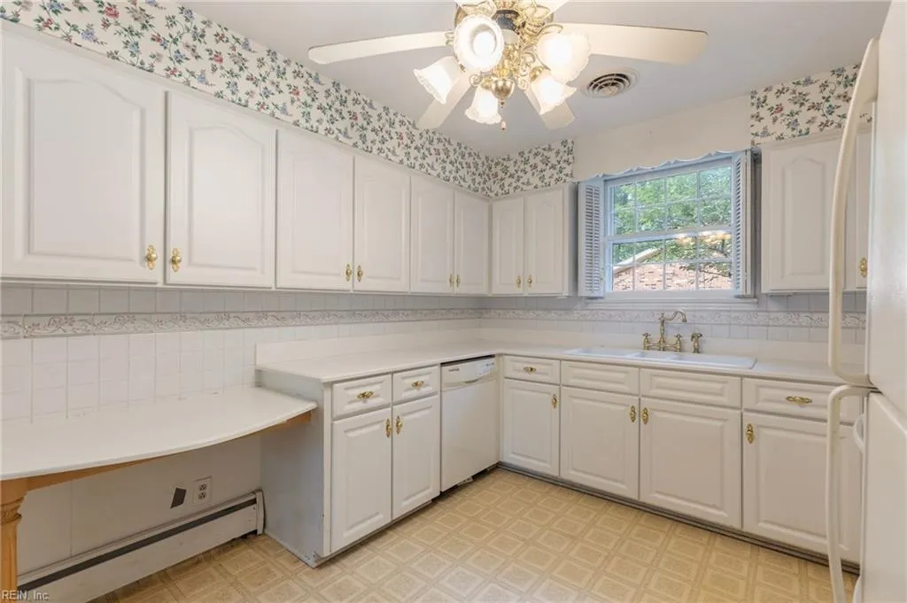 Chesapeake, Virginia 23322, United States, 3 Bedrooms Bedrooms, ,2 BathroomsBathrooms,Residential,Pending,139197