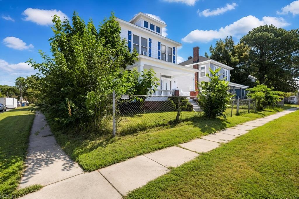 Photo of 2114 Chestnut Avenue, Newport News, VA 23607 (MLS # 10654516)