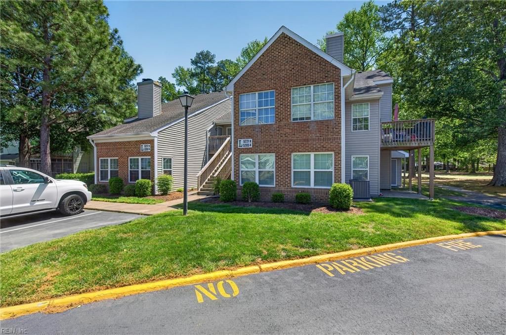 Photo of 5201 Thatcher Way, Virginia Beach, VA 23456 (MLS # 10631172)