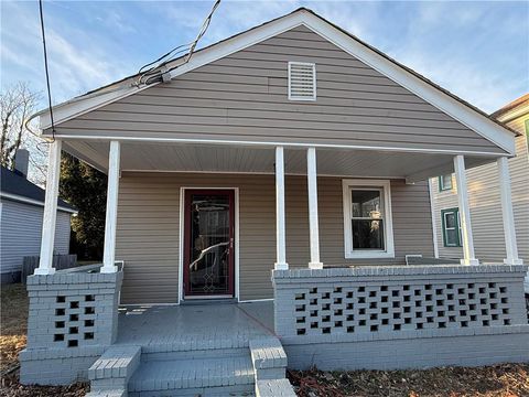 Photo of 1017 31st Street, Newport News, VA 23607 (MLS # 10619534)