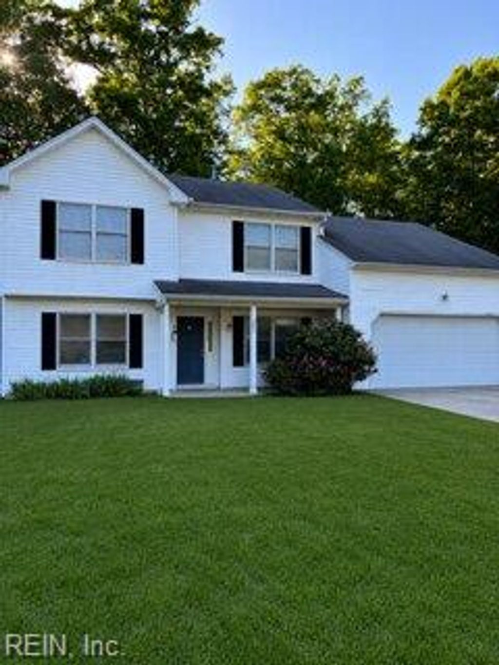Photo of 302 Arbor Bluff Cove, Suffolk, VA 23434 (MLS # 10636189)