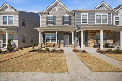 Photo of 2017 Melbourne Street, Newport News, VA 23608 (MLS # 10619204)