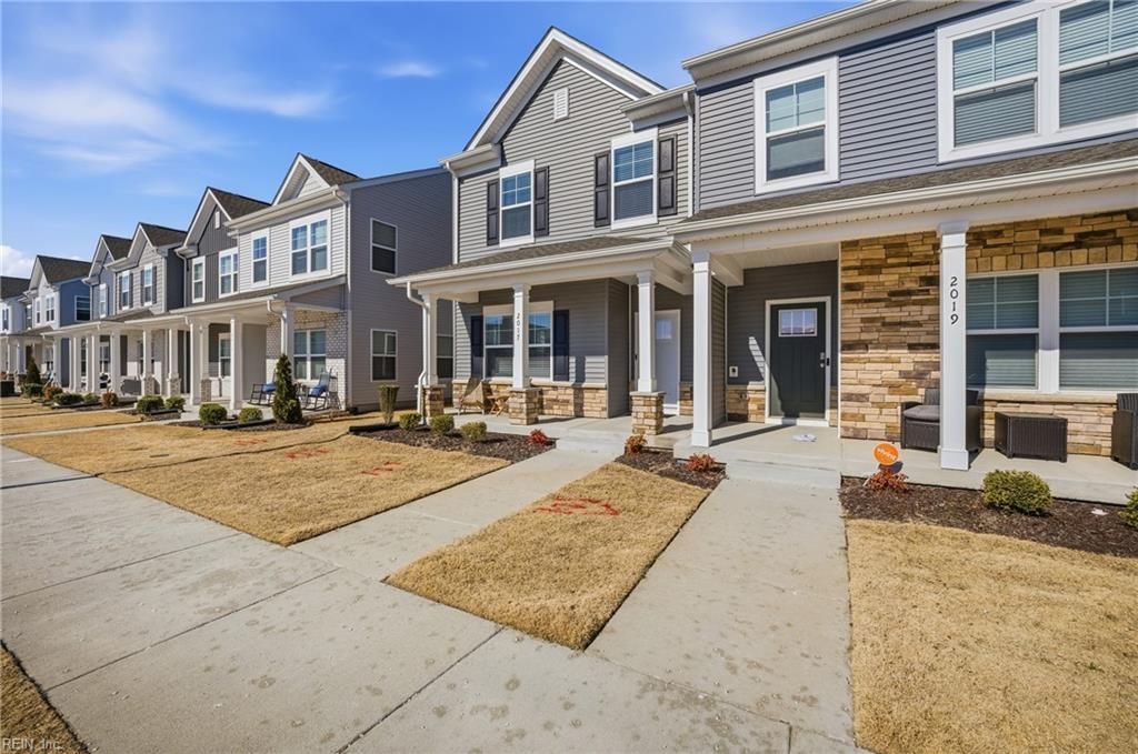 Photo of 2017 Melbourne Street, Newport News, VA 23608 (MLS # 10619204)