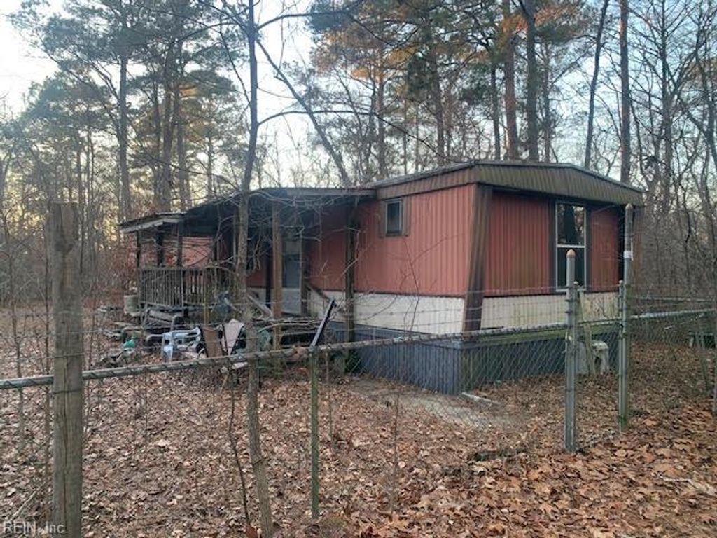 Photo of 5217 Blackie Lane, Zuni, VA 23898 (MLS # 10613960)