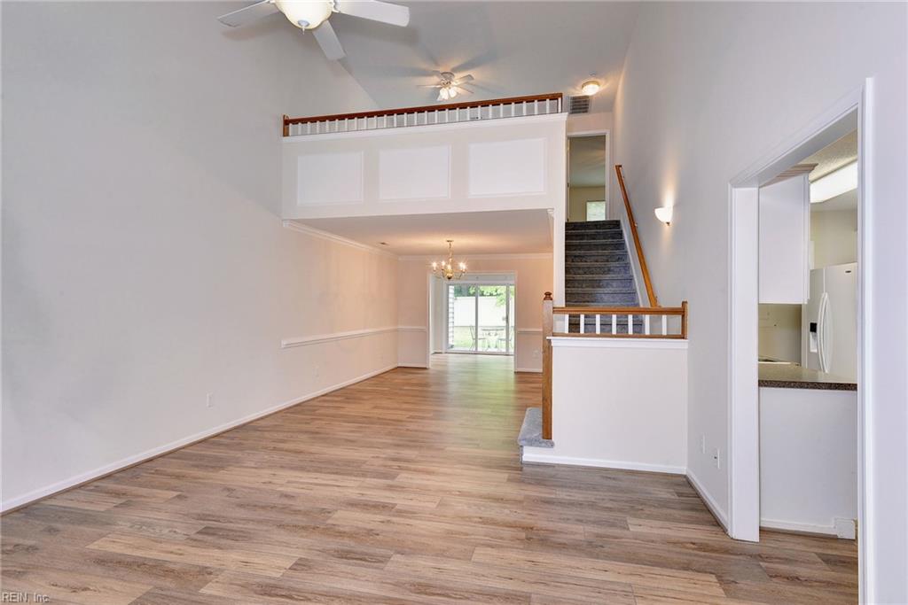 52 Claiborne DR