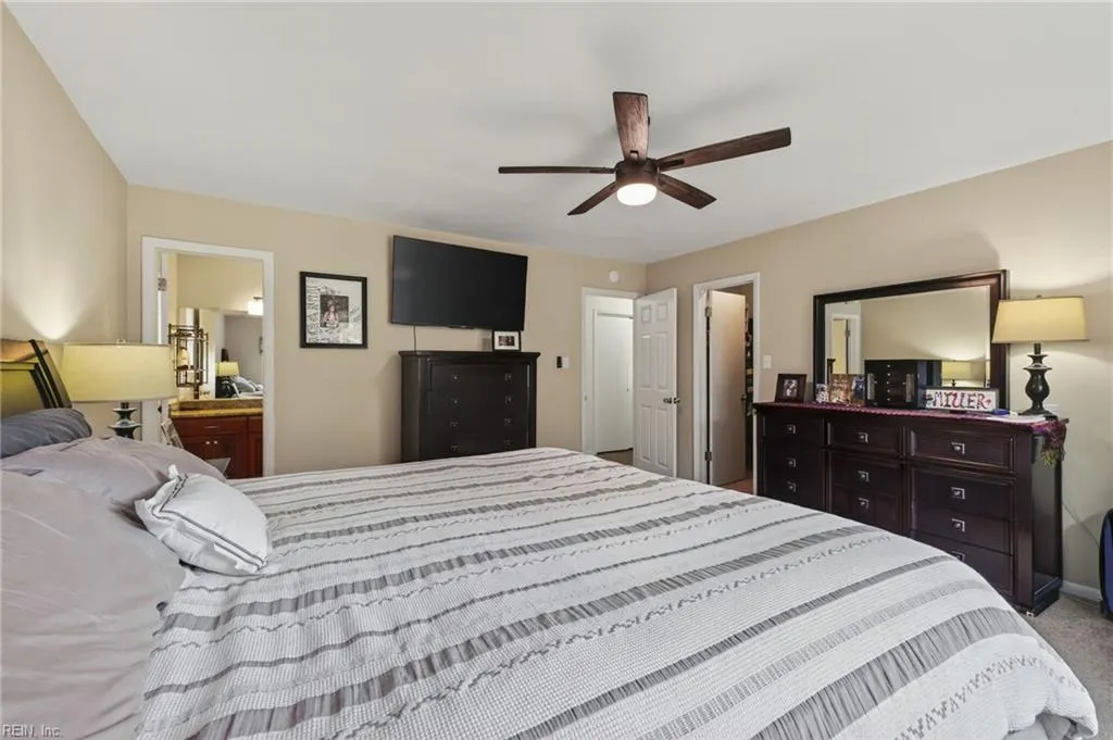 Virginia Beach, Virginia 23454, United States, 4 Bedrooms Bedrooms, ,2 BathroomsBathrooms,Residential,Pending,250596