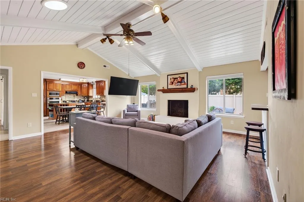 Virginia Beach, Virginia 23454, United States, 4 Bedrooms Bedrooms, ,2 BathroomsBathrooms,Residential,Pending,250596