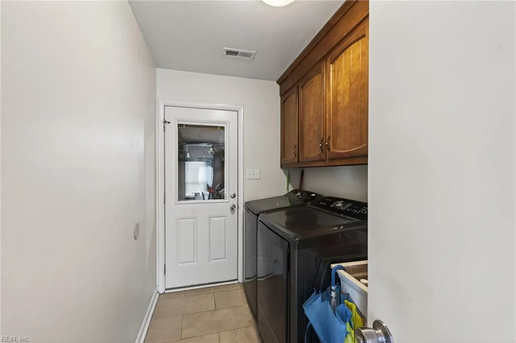 Virginia Beach, Virginia 23454, United States, 4 Bedrooms Bedrooms, ,2 BathroomsBathrooms,Residential,Pending,250596