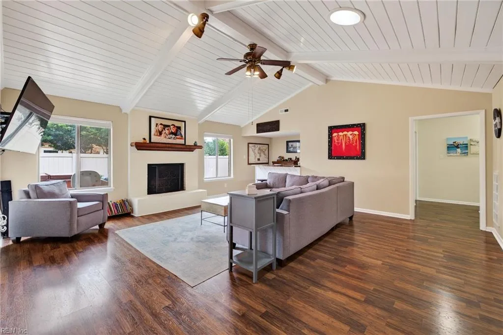 Virginia Beach, Virginia 23454, United States, 4 Bedrooms Bedrooms, ,2 BathroomsBathrooms,Residential,Pending,250596