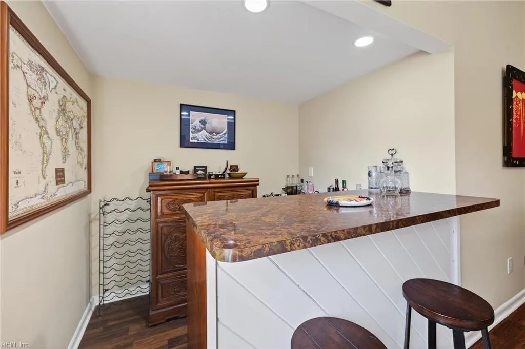 Virginia Beach, Virginia 23454, United States, 4 Bedrooms Bedrooms, ,2 BathroomsBathrooms,Residential,Pending,250596