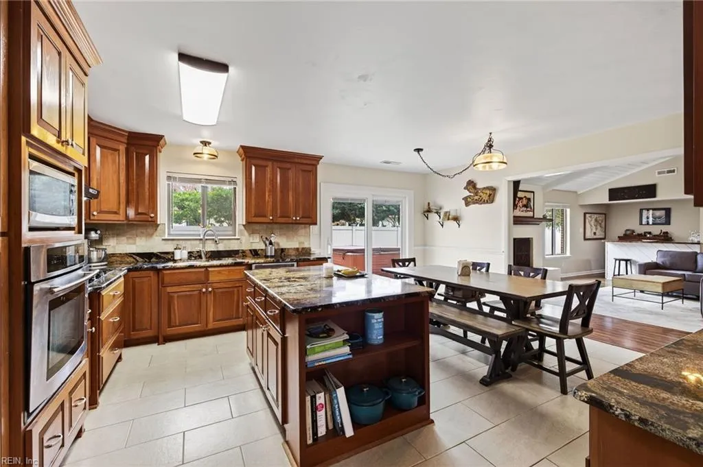 Virginia Beach, Virginia 23454, United States, 4 Bedrooms Bedrooms, ,2 BathroomsBathrooms,Residential,Pending,250596