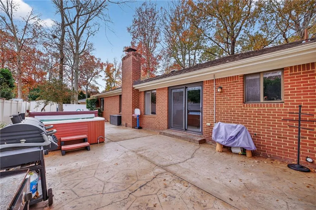 Virginia Beach, Virginia 23454, United States, 4 Bedrooms Bedrooms, ,2 BathroomsBathrooms,Residential,Pending,250596