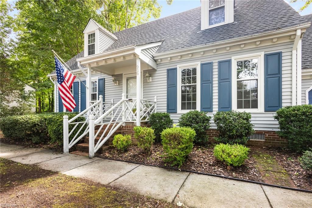 Photo of 916 Oxford Drive, Virginia Beach, VA 23452 (MLS # 10618191)
