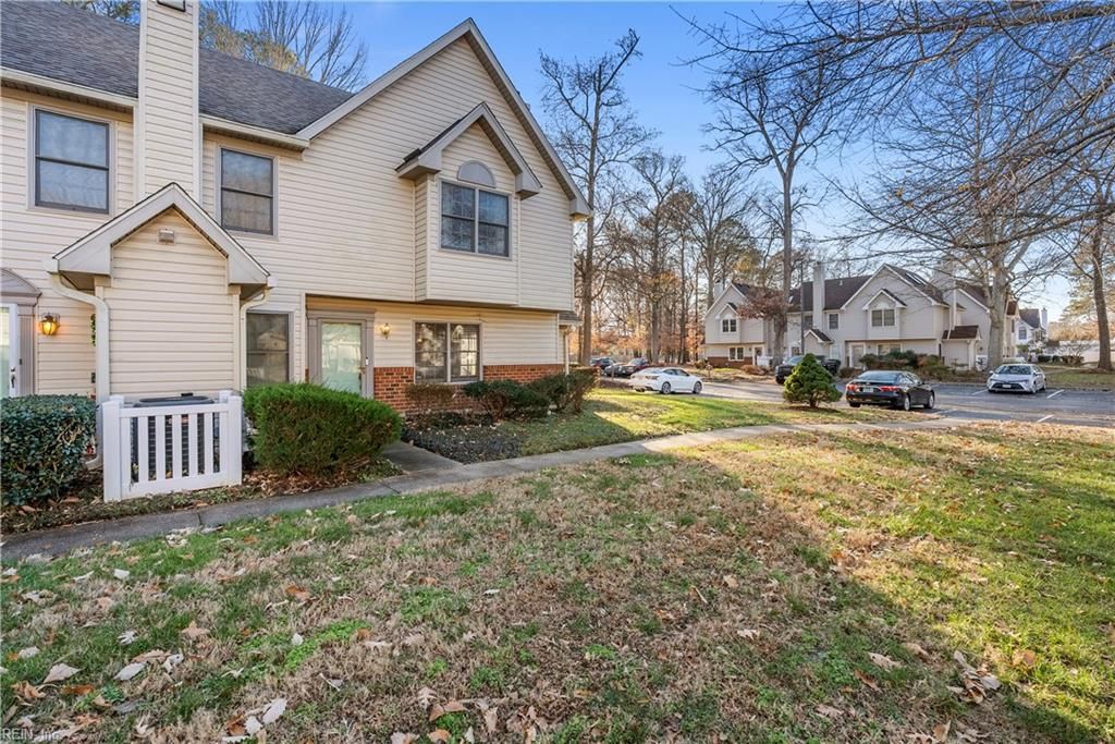 Photo of 5 Salt Marsh Quay #F, Hampton, VA 23666 (MLS # 10614279)