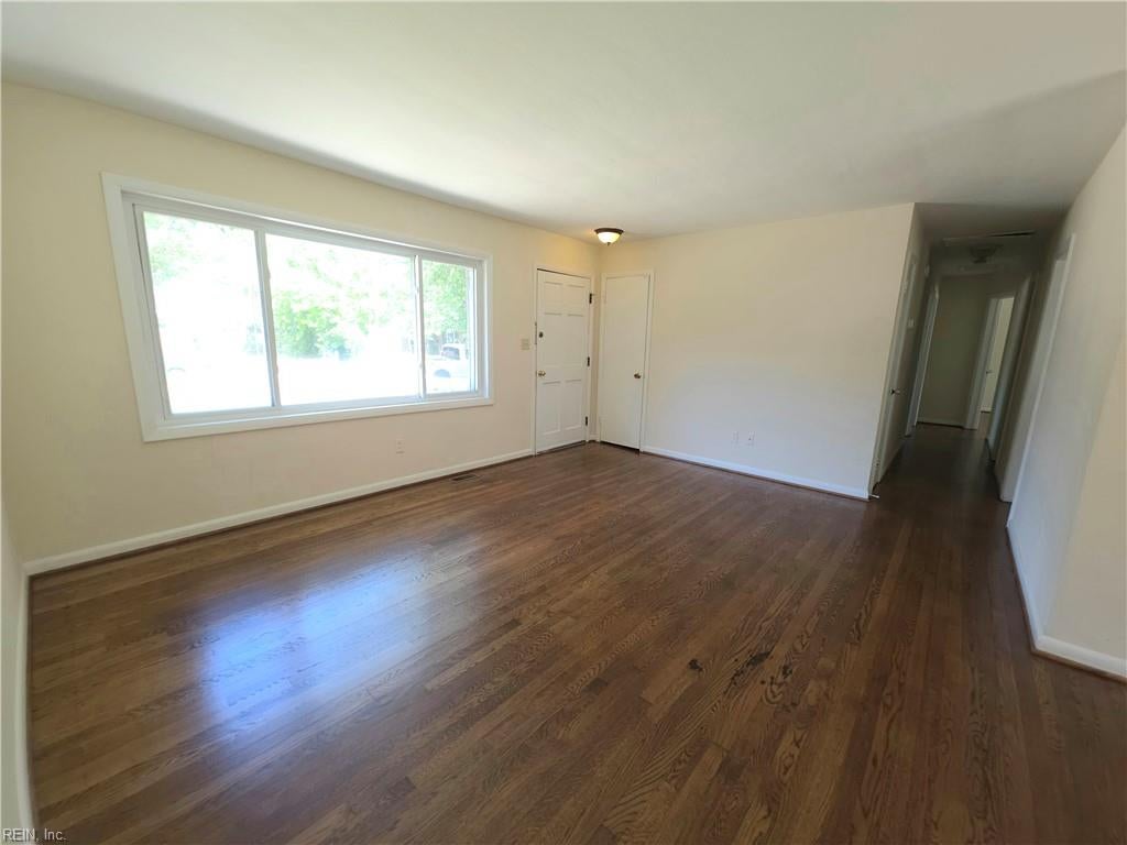 Photo of 87 Kendall Drive, Newport News, VA 23601 (MLS # 10653493)