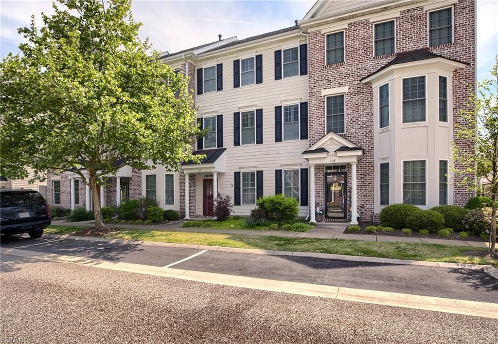 Photo of 110 Peyton Randolph Drive, Yorktown, VA 23692 (MLS # 10630451)