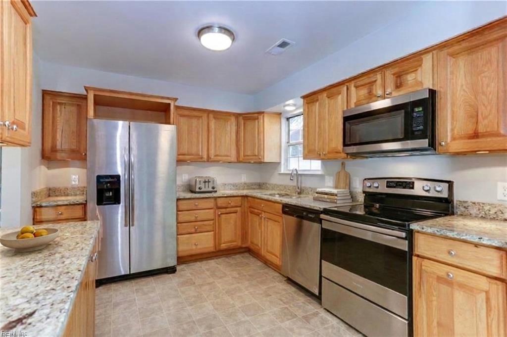 Photo of 4 Finch Place, Newport News, VA 23608 (MLS # 10657418)