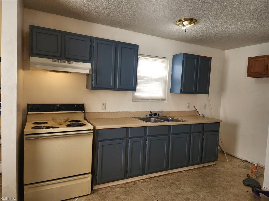 Photo of 1534 W 40th Street, Norfolk, VA 23508 (MLS # 10655565)