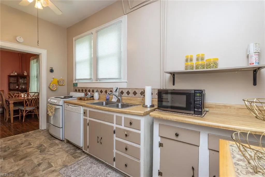 Portsmouth, Virginia 23704, United States, ,Residential,Active,112130