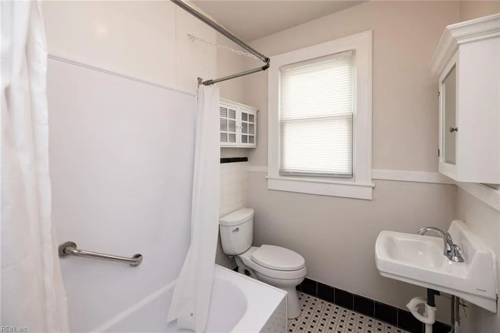 Portsmouth, Virginia 23704, United States, ,Residential,Active,112130