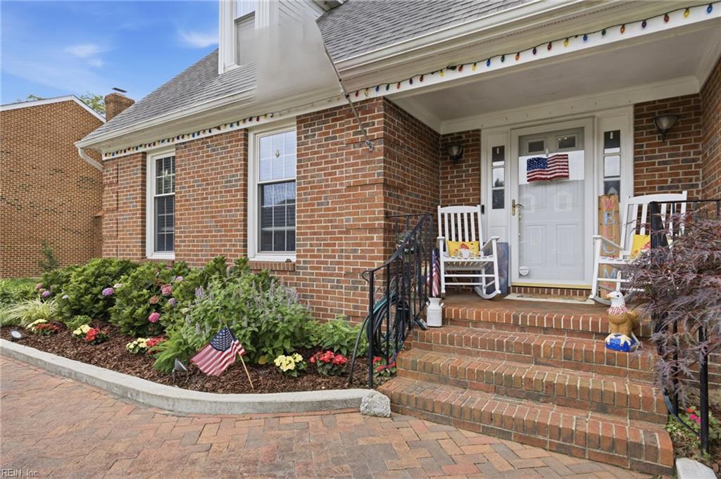 Photo of 1 N Point Drive, Portsmouth, VA 23703 (MLS # 10641822)