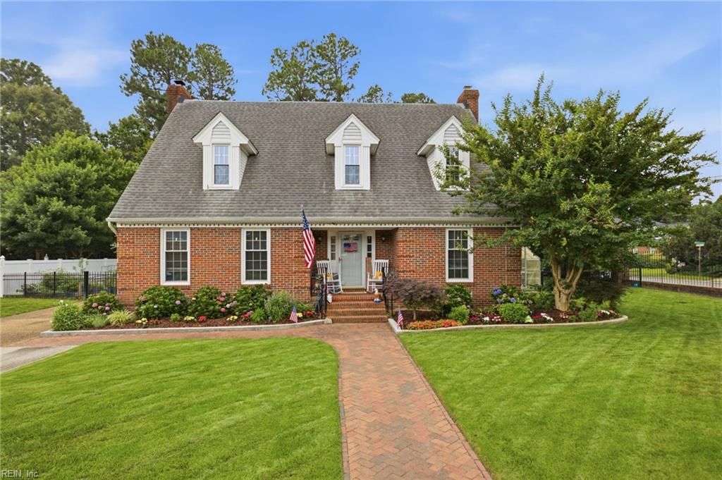 Photo of 1 N Point Drive, Portsmouth, VA 23703 (MLS # 10641822)