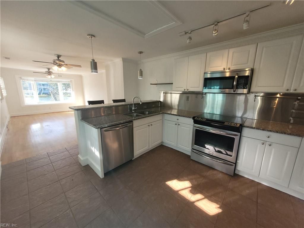 Photo of 1226 Richmond Crescent, Norfolk, VA 23508 (MLS # 10637432)