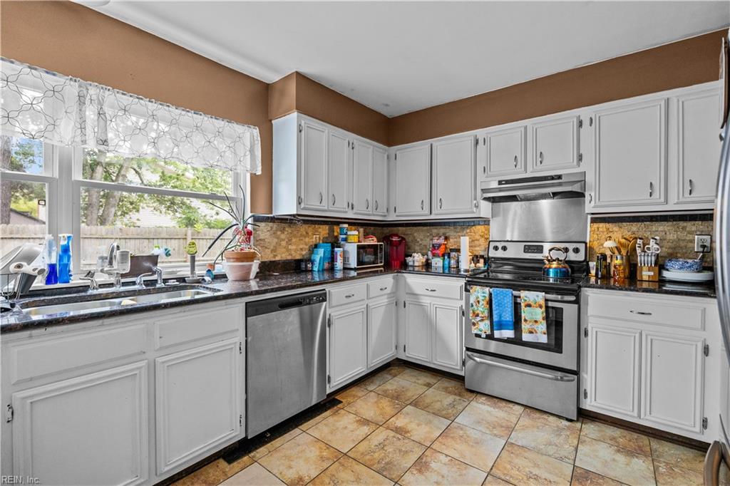 1236 Ginger CRES