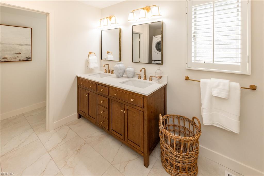Virginia Beach, Virginia, 23451, United States, 4 Bedrooms Bedrooms, ,4 BathroomsBathrooms,Residential,Active,2044153